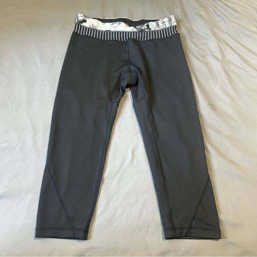 Black everlast Capri workout leggings